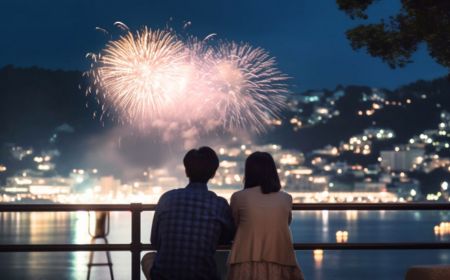 夜空に咲く一輪の花！見上げる二人の仲を深めるポイント！