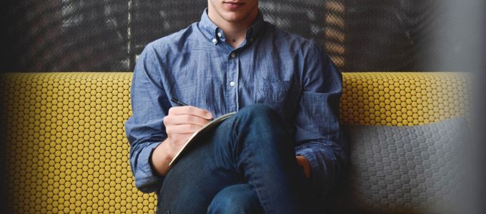 年下の女性が恋愛対象として見る事ができない年上男性イメージ2