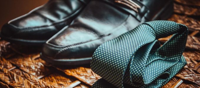 女性からプレゼントを渡された時の正しい行動の仕方４つイメージ2