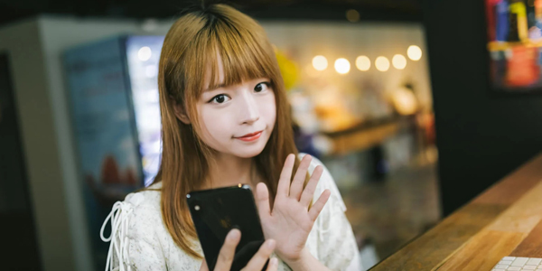 女性